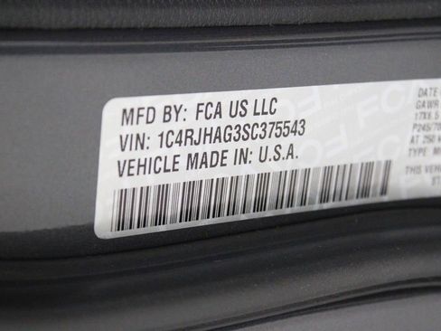 New 2025 Jeep Grand Cherokee Laredo w/ Luxury Tech Group I image 20