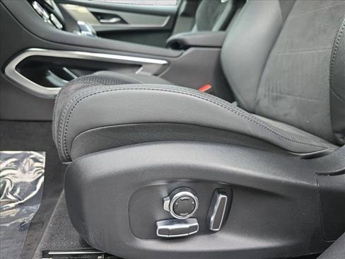 Certified 2024 Jaguar F-PACE SVR image 29