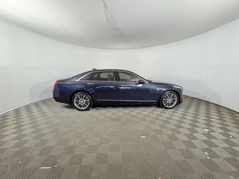 Used 2018 Cadillac CT6 Luxury image 2