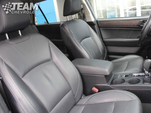 Used 2018 Subaru Outback 2.5i Limited image 31