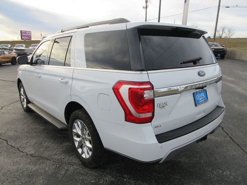 Used 2020 Ford Expedition XLT image 3