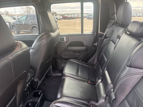 Used 2022 Jeep Gladiator Overland w/ Popular Equipment Package image 23