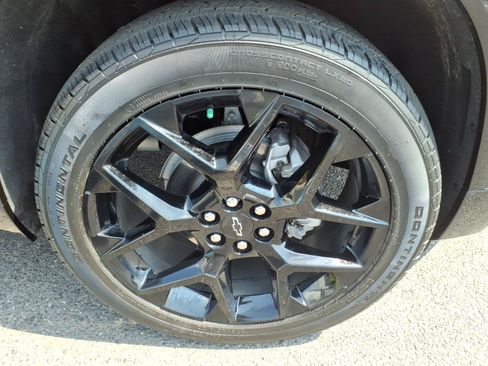 Used 2024 Chevrolet Traverse RS FWD image 8