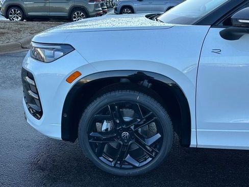 New 2026 Volkswagen Tiguan SE R-Line image 7