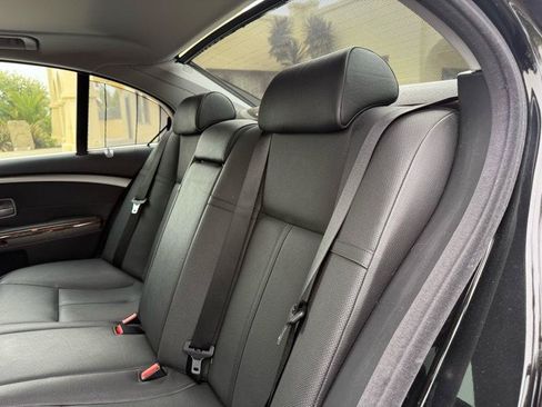 Used 2006 BMW 750i RWD image 42
