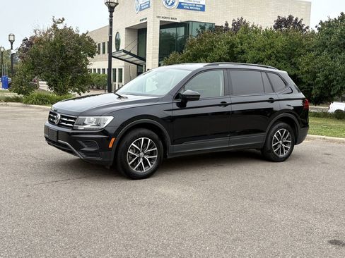 Used 2021 Volkswagen Tiguan S FWD image 2