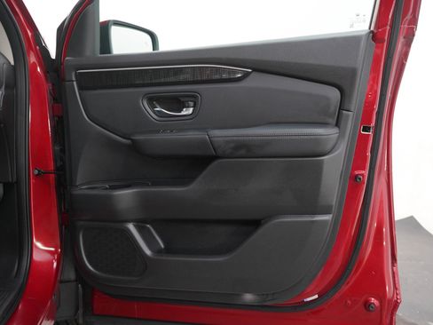Used 2023 Honda Pilot Touring image 9
