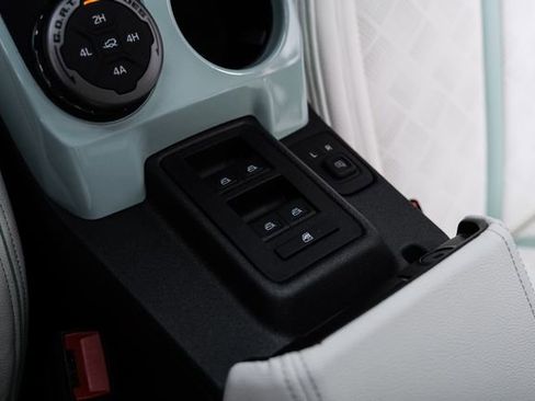 Used 2025 Ford Bronco Heritage Edition image 62