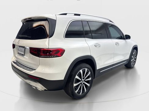 Used 2021 Mercedes-Benz GLB 250 w/ Premium Package image 6