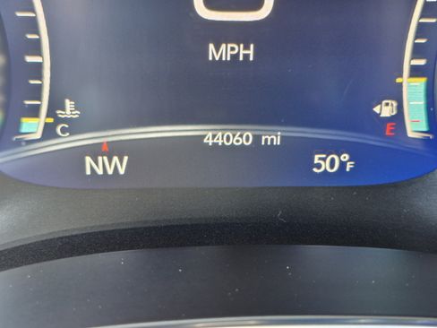 Used 2025 Chrysler Pacifica Limited image 17