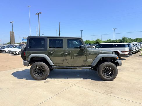 Used 2015 Jeep Wrangler Unlimited Sport AWD/4WD image 4