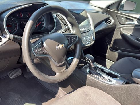 Used 2024 Chevrolet Malibu LT FWD image 13