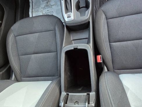 Used 2025 Chevrolet Trax LS w/ LS Convenience Package FWD image 32