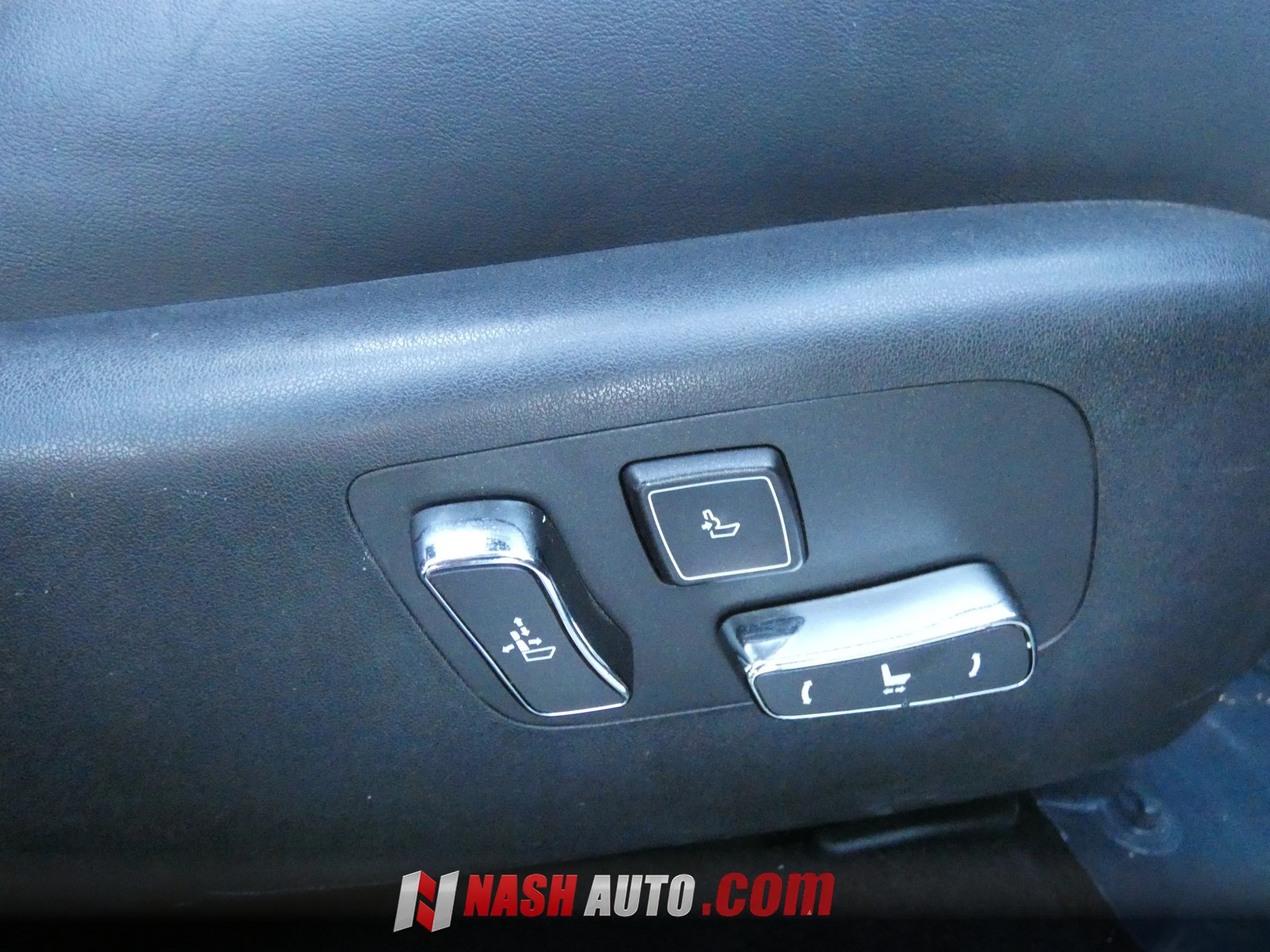 Used 2014 Lexus LS 460 w/ F Sport Package RWD image 34