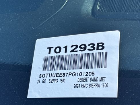 Used 2023 GMC Sierra 1500 AT4 w/ Technology Package AWD/4WD image 39