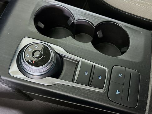 Used 2022 Ford Escape SE w/ SE Sport Appearance Package image 24