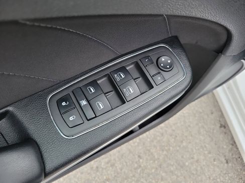 Used 2022 Dodge Charger SXT image 23