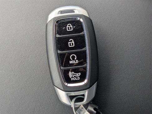 New 2025 Hyundai Venue SEL image 39