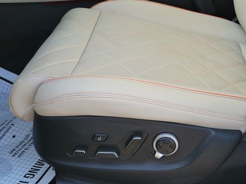 Certified 2026 Genesis GV70 3.5T Sport Prestige AWD/4WD image 17