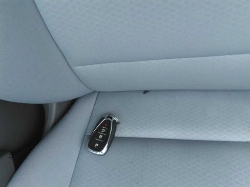 Used 2023 Chevrolet Malibu LS FWD image 10