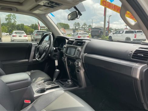 Used 2015 Toyota 4Runner SR5 Premium AWD/4WD image 28