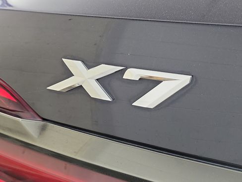 Used 2021 BMW X7 xDrive40i w/ M Sport Package AWD/4WD image 7