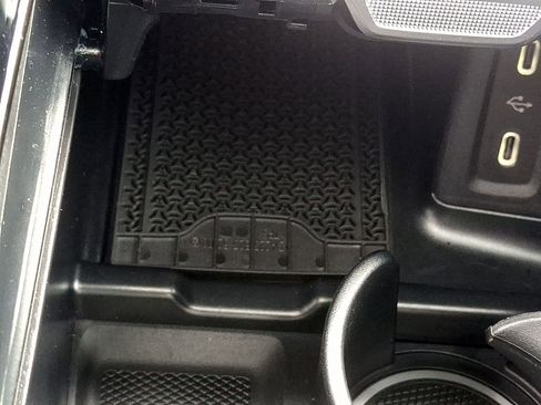 Certified 2025 Mercedes-Benz GLC 300 4MATIC image 26