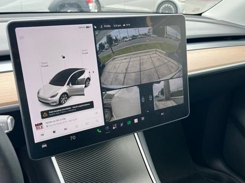 Used 2021 Tesla Model Y Long Range AWD/4WD image 21