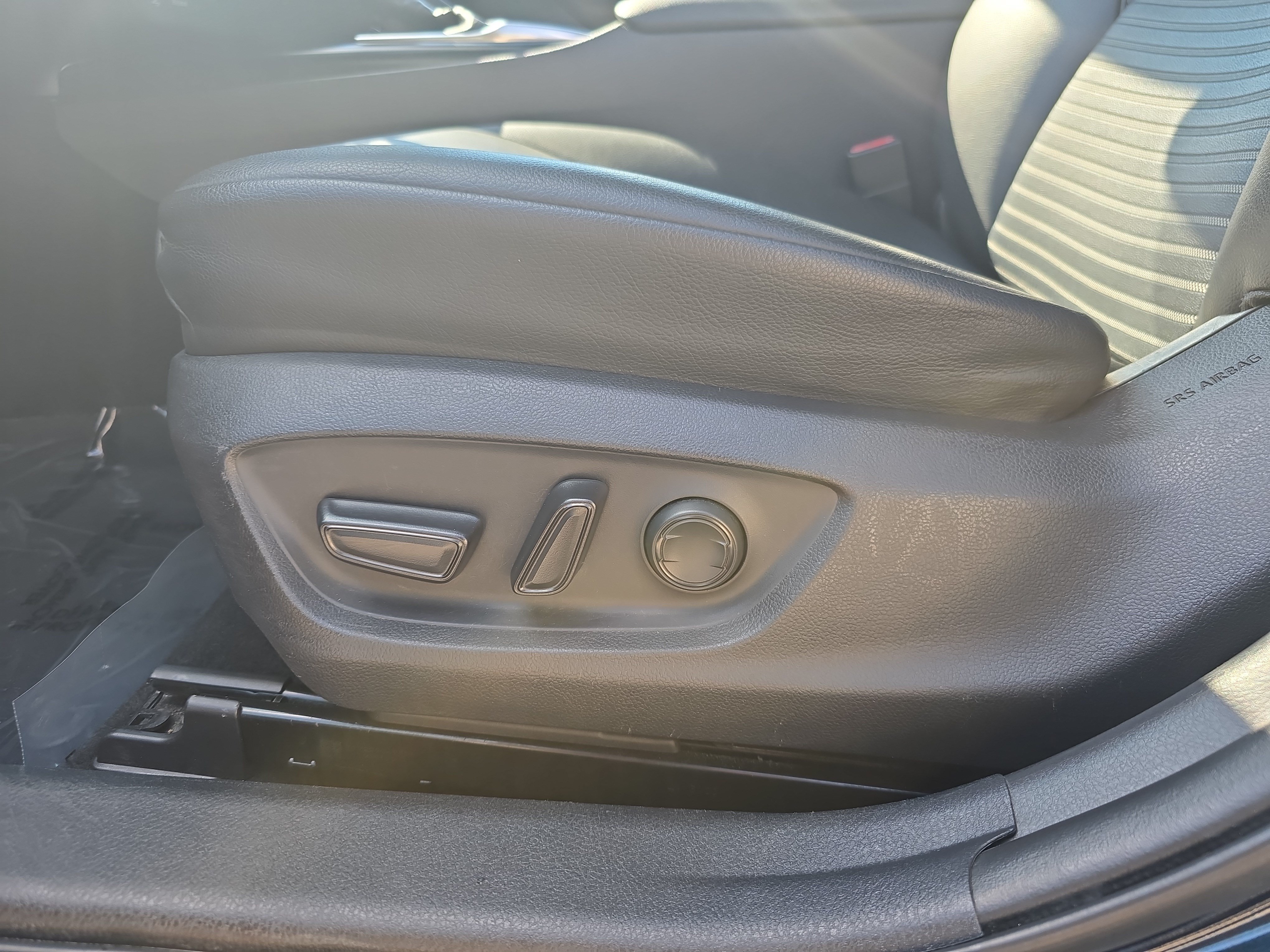 Used 2018 Toyota Camry SE w/ Audio Package FWD image 25