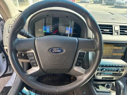 Used 2010 Ford Fusion Hybrid FWD image 12