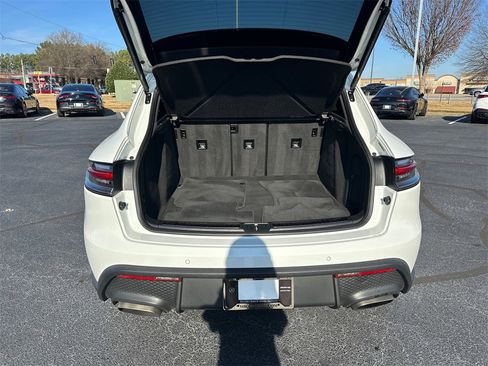 Used 2022 Porsche Macan image 18