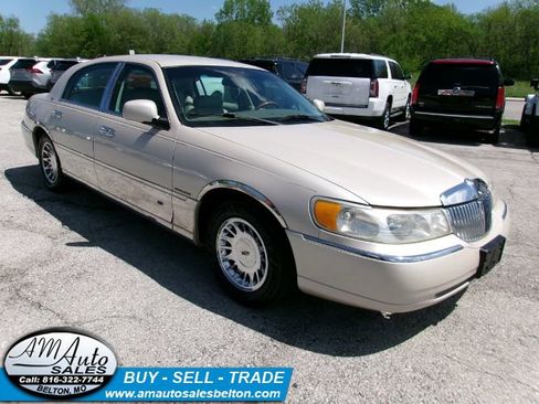 Used 2000 Lincoln Town Car Cartier RWD image 7
