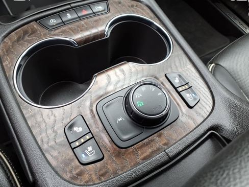 Used 2023 GMC Acadia Denali w/ Black Diamond Edition AWD/4WD image 23