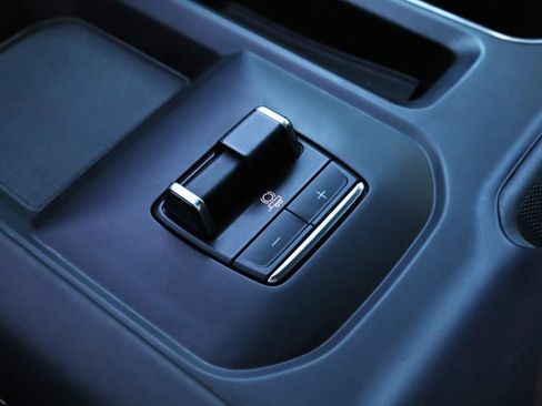 Used 2024 GMC Sierra 2500 Denali Ultimate image 18