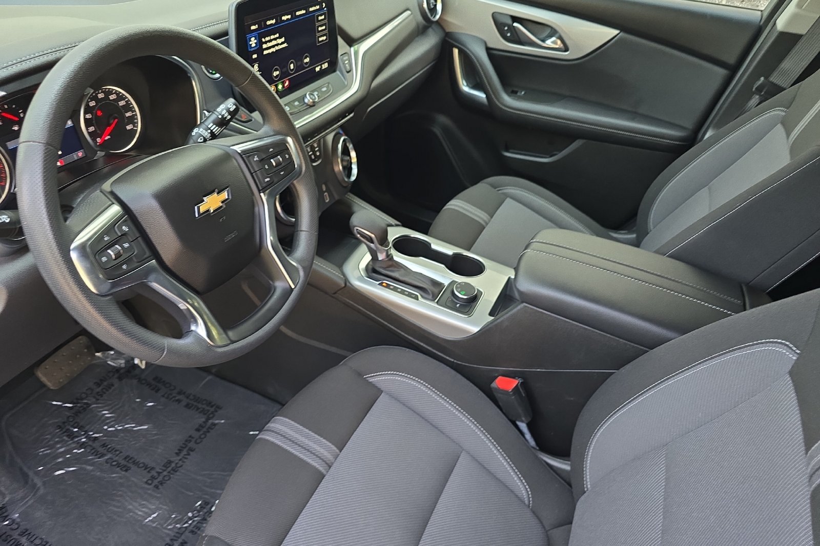 Used 2025 Chevrolet Blazer LT AWD/4WD image 10
