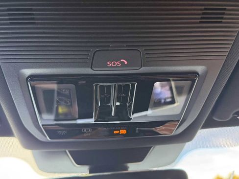 New 2026 Volkswagen Tiguan SEL R-Line image 19