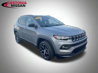 Used 2024 Jeep Compass Latitude video 2