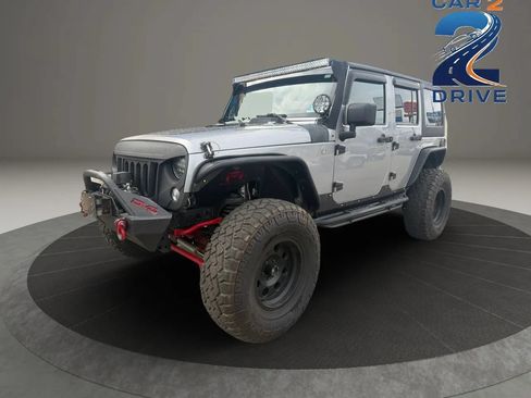 Used 2014 Jeep Wrangler Unlimited Sahara AWD/4WD image 10