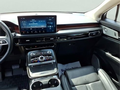 Used 2022 Lincoln Nautilus Reserve w/ Equipment Group 202A AWD/4WD image 14