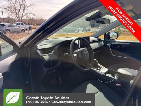Used 2025 Toyota RAV4 LE AWD/4WD image 11