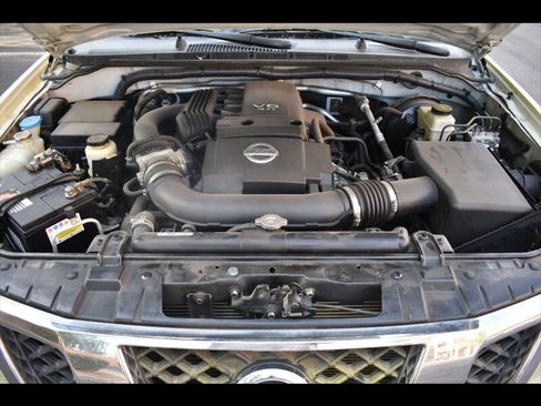 Used 2016 Nissan Frontier SV RWD image 39