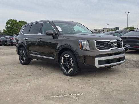 New 2025 Kia Telluride S image 2