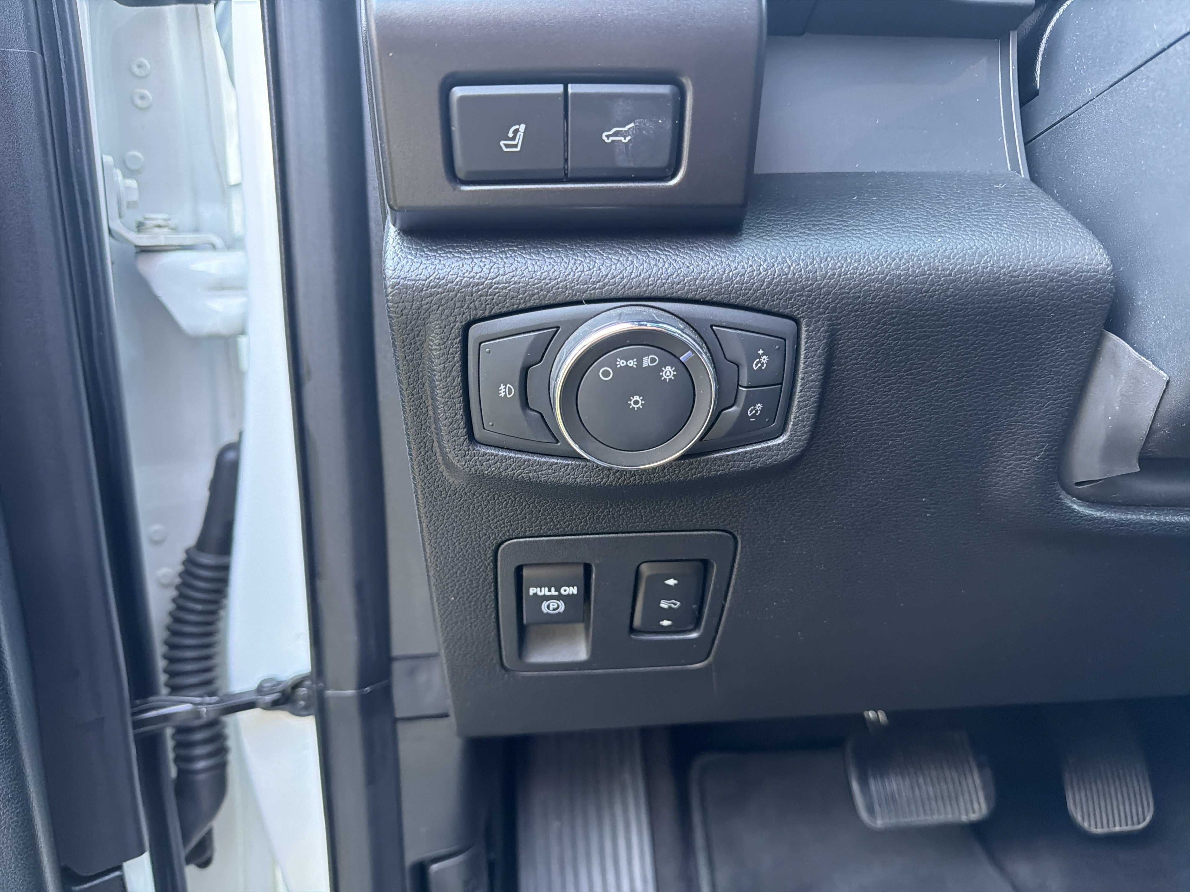 Used 2021 Ford Expedition Limited RWD image 16