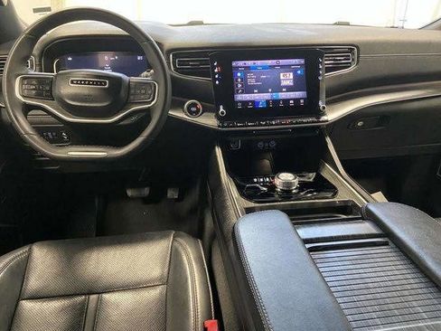 Used 2024 Jeep Wagoneer L Series II w/ Flexible Seating Group image 8