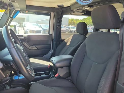 Used 2017 Jeep Wrangler Sport AWD/4WD image 16