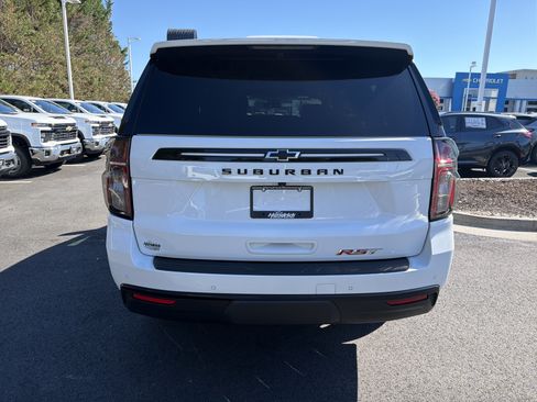 Used 2023 Chevrolet Suburban RST w/ Luxury Package AWD/4WD image 9