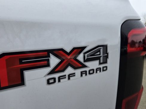 Used 2024 Ford Ranger Lariat w/ FX4 Off-Road Package image 9