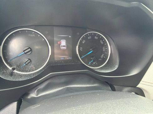 Used 2022 Toyota RAV4 XLE Premium AWD/4WD image 12