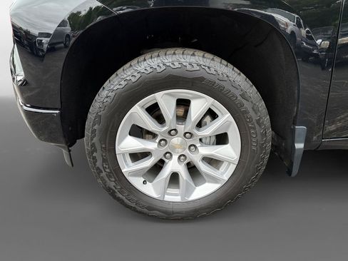 Used 2023 Chevrolet Silverado 1500 Custom AWD/4WD image 14