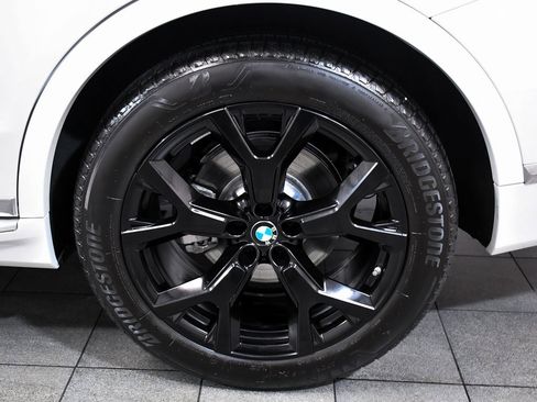 Used 2026 BMW X7 xDrive40i image 8